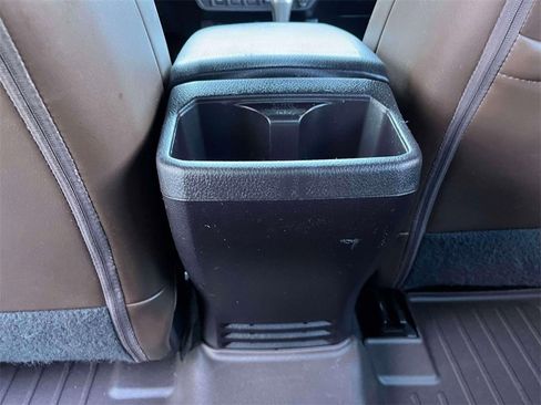 Used 2016 Toyota Tacoma Limited image 14