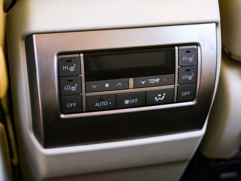 Used 2015 Lexus GX 460 w/ Premium Package image 37