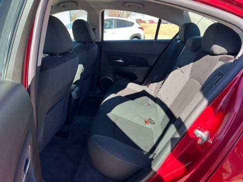 Used 2011 Chevrolet Cruze LT image 18