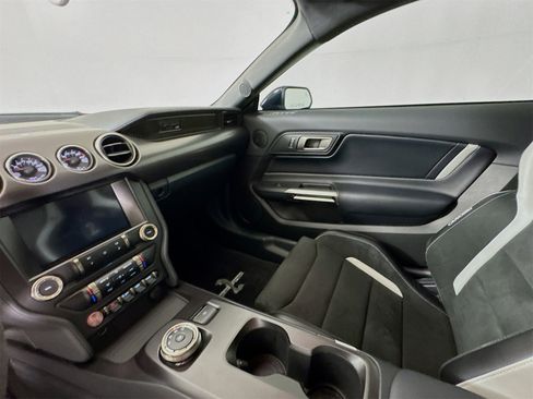 Used 2020 Ford Mustang Shelby GT500 w/ Technology Package image 23