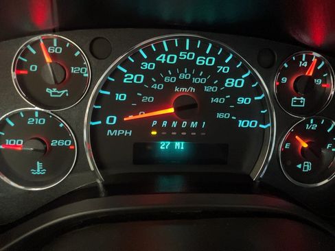 Used 2025 Chevrolet Express 3500 Extended w/ Driver Convenience Package RWD image 18