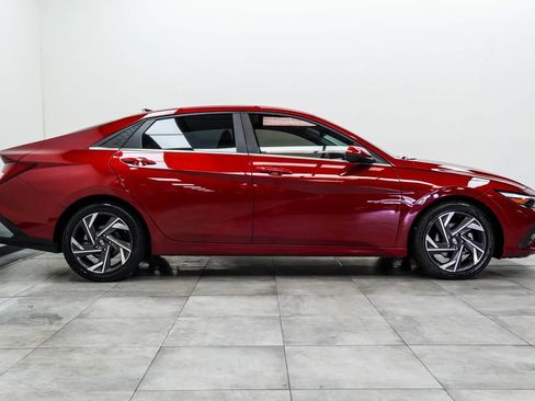 Used 2024 Hyundai Elantra SEL w/ Convenience Package FWD image 10