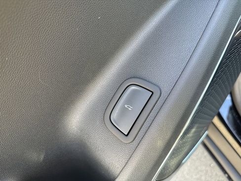 New 2025 GMC Acadia Elevation image 21