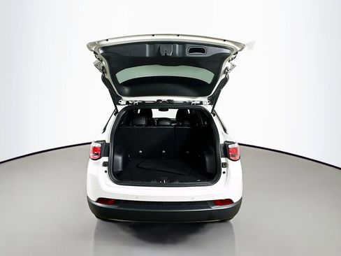 Used 2023 Jeep Compass Limited image 34