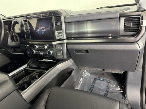 Used 2023 Ford F250 Lariat image 9