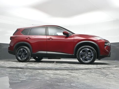 Used 2024 Nissan Rogue SV image 49