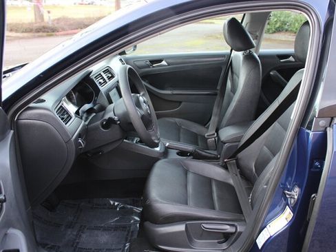 Used 2012 Volkswagen Jetta SE FWD image 10