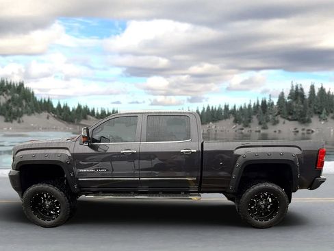 Used 2015 GMC Sierra 2500 Denali w/ Duramax Plus Package image 6
