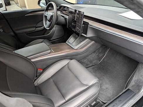 Used 2022 Tesla Model S AWD image 4