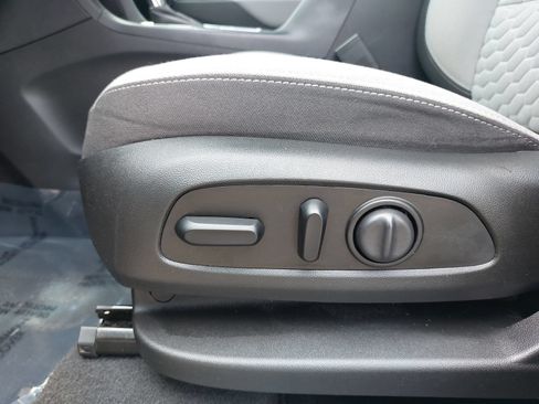Used 2020 Chevrolet Equinox LS w/ LS Convenience Package FWD image 31