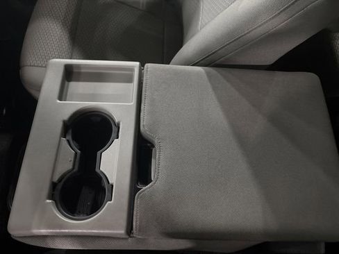 Used 2015 Ford F150 XLT image 18