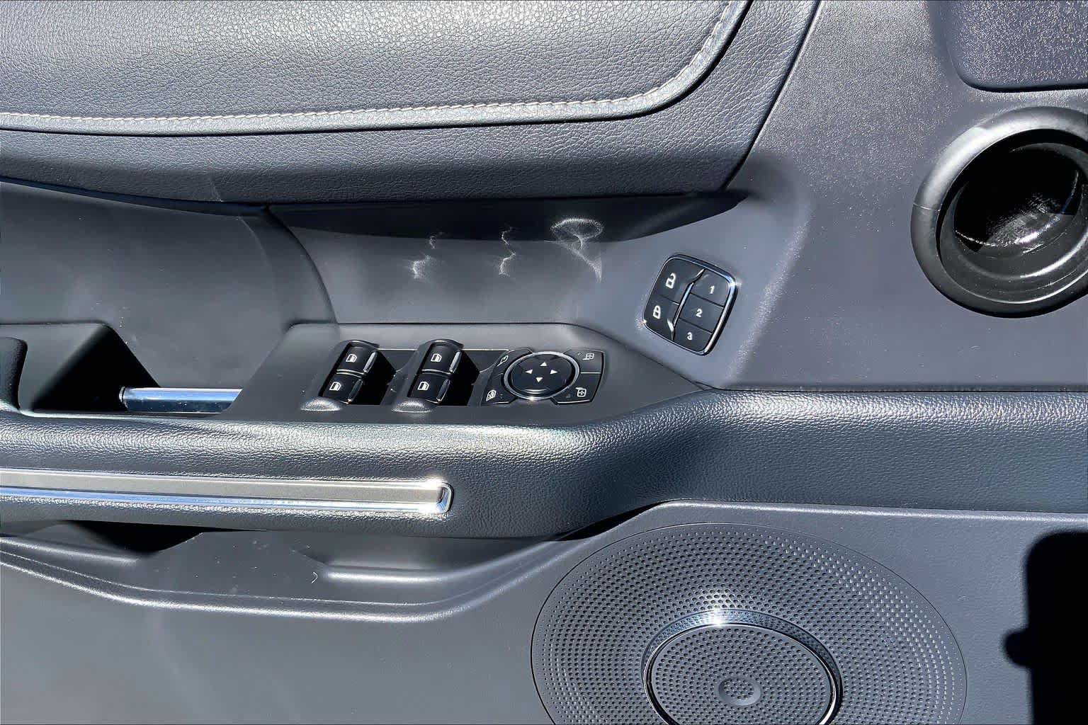 Used 2024 Ford Expedition XLT RWD image 32