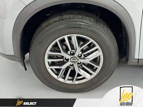Used 2023 Nissan Rogue S AWD/4WD image 32