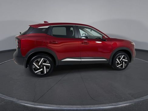 Used 2025 Nissan Kicks SV FWD image 9