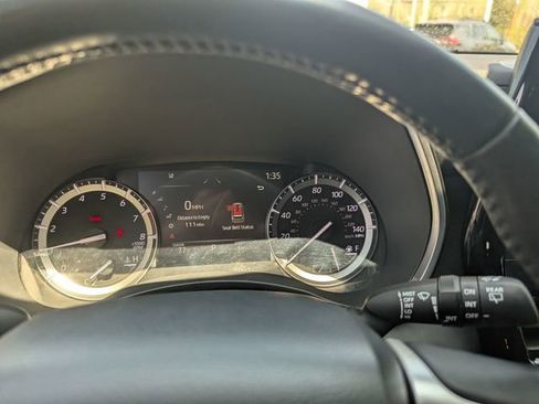 Used 2022 Toyota Highlander XSE AWD/4WD image 19