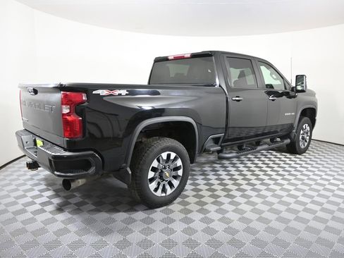 Used 2023 Chevrolet Silverado 2500 Custom w/ Custom Value Package image 7