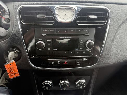 Used 2013 Chrysler 200 Limited FWD image 16