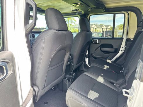 Used 2020 Jeep Gladiator Sport w/ Quick Order Package 24S image 20