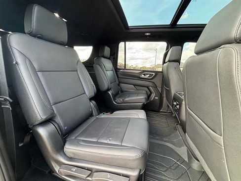 Used 2024 Chevrolet Suburban Z71 w/ Luxury Package image 46