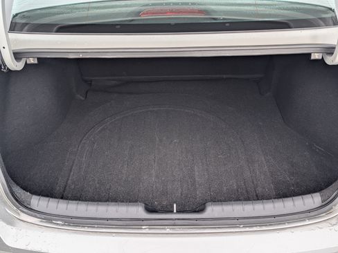 Used 2021 Hyundai Elantra SEL image 31