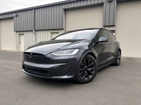 Used 2024 Tesla Model X AWD/4WD image 4