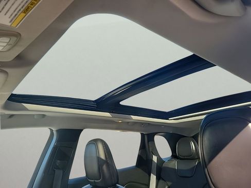 Used 2020 Jeep Cherokee Limited image 22