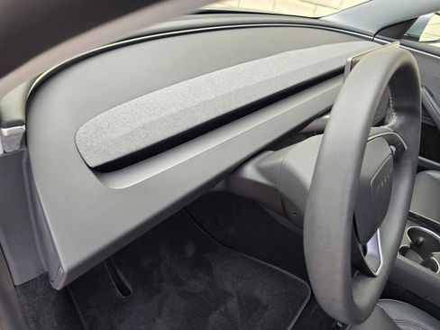 Used 2025 Tesla Model 3 Long Range image 17