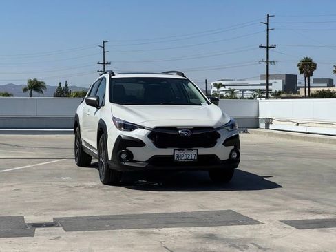 Used 2024 Subaru Crosstrek 2.0i Premium AWD/4WD image 3