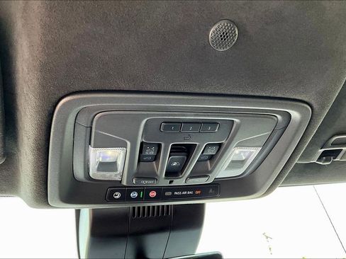 Used 2023 GMC Sierra 1500 Denali Ultimate AWD/4WD image 18