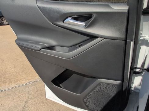 New 2026 Chevrolet Equinox LT w/ Safety and Technology Package image 9