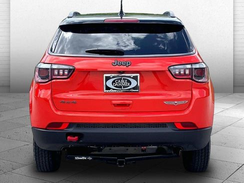 Used 2018 Jeep Compass Trailhawk w/ Popular Equipment Group AWD/4WD image 3