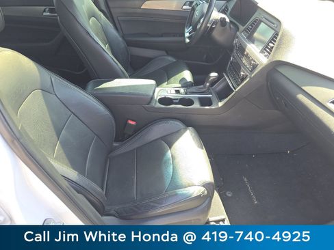 Used 2017 Hyundai Sonata Limited 2.0T FWD image 18