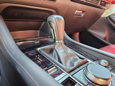 Used 2025 MAZDA MAZDA3 Hatchback w/Premium Plus Pkg image 21