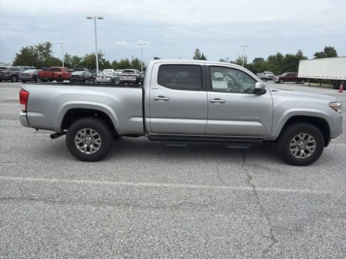 Used 2016 Toyota Tacoma SR5 w/ SR5 Appearance Package (SN) AWD/4WD image 7