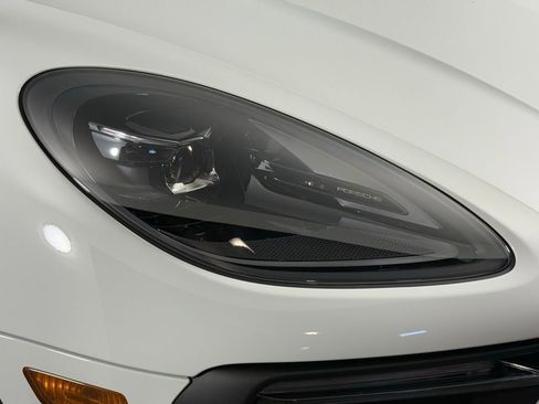 New 2026 Porsche Macan image 15