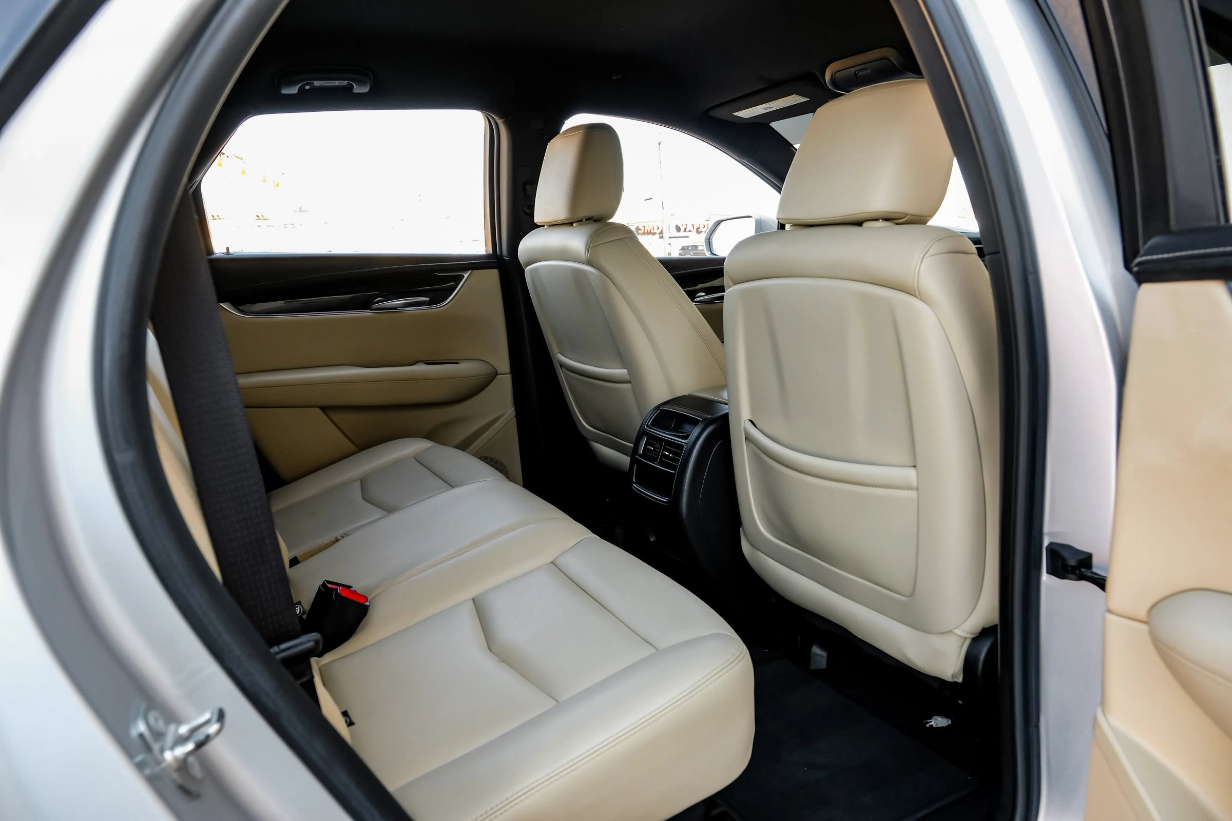 Used 2018 Cadillac XT5 FWD image 37