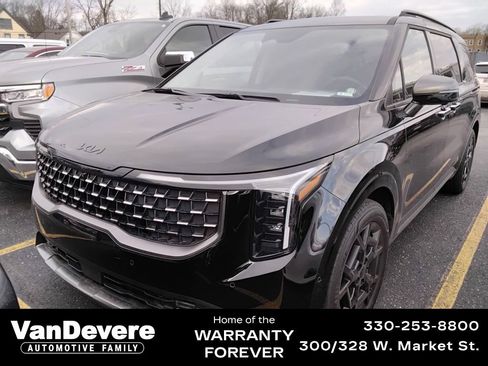 Used 2025 Kia Carnival SX w/ SX Dark Edition Package image 1