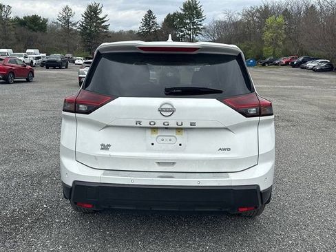 Used 2025 Nissan Rogue SV image 7