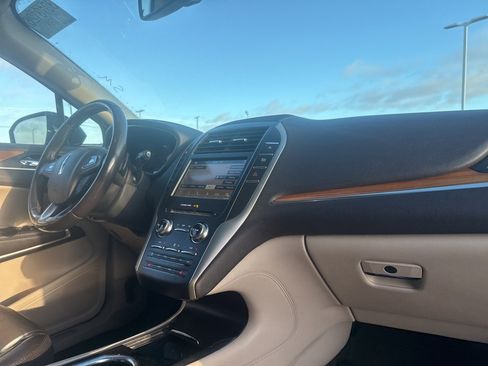 Used 2019 Lincoln MKC Select w/ Select Plus Package image 10