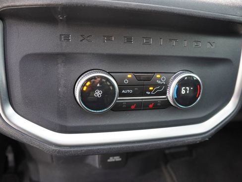 Certified 2025 Ford Expedition Max Platinum image 21