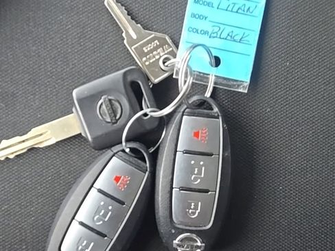 Used 2021 Nissan Titan SV w/ Off Road Protection Package image 33