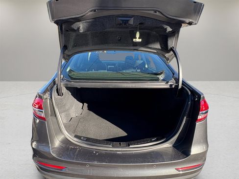 Used 2020 Ford Fusion SE image 27