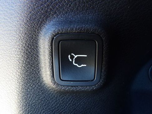 Used 2021 Jeep Cherokee Latitude Lux w/ Comfort/Convenience Group FWD image 25