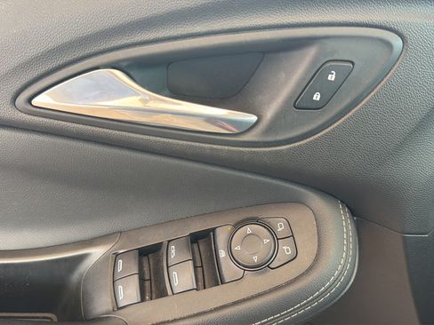 Used 2021 Buick Encore GX Select AWD/4WD image 22