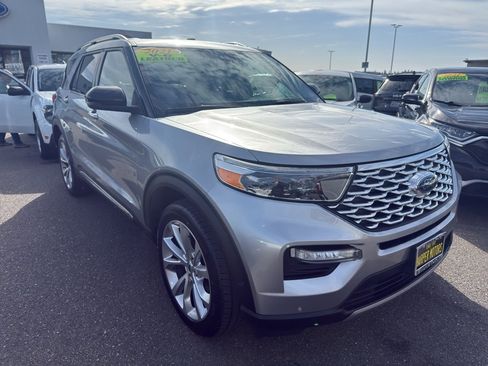 Used 2021 Ford Explorer Platinum w/ Equipment Group 601A image 3