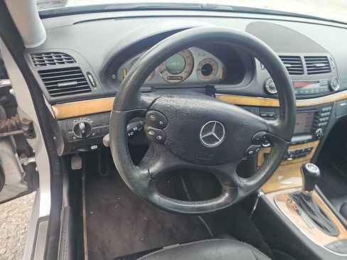 Used 2008 Mercedes-Benz E 550 Sedan image 10