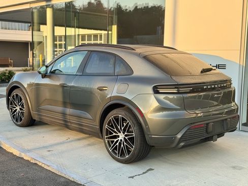 Used 2024 Porsche Macan 4 Electric image 3