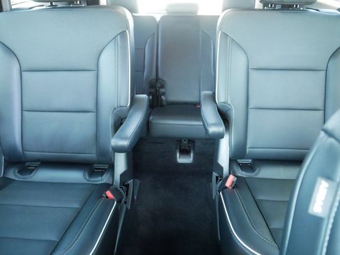 Used 2025 Buick Enclave Preferred image 13