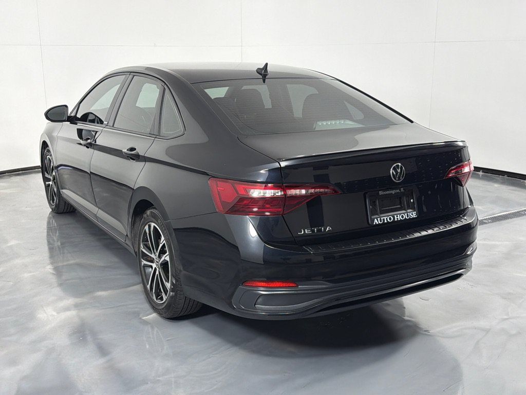Used 2023 Volkswagen Jetta Sport FWD image 7
