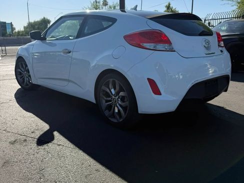 Used 2015 Hyundai Veloster RE:FLEX Edition FWD image 4